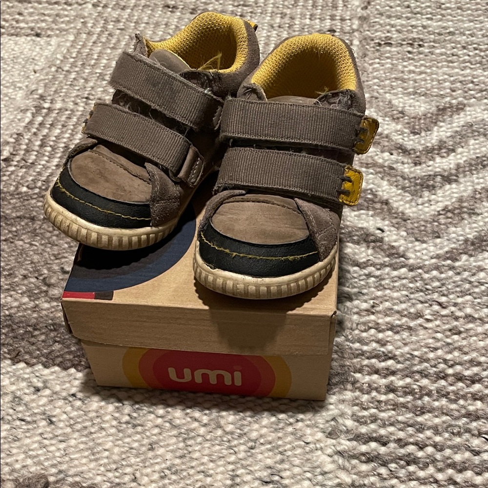 UMI Julius Shoe in Dark Grey / Multi, Size 26 (US 9)